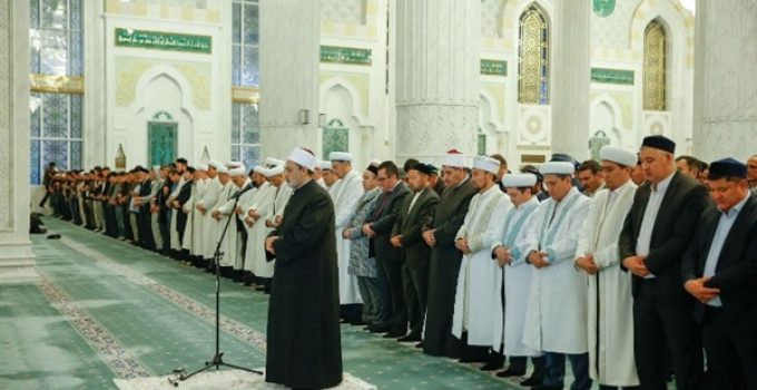 mosque leader